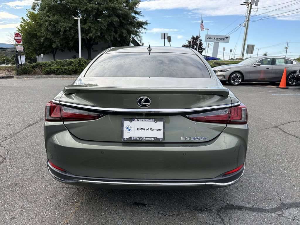 Used 2019 Lexus ES 300h w/ Premium Package FWD image 13
