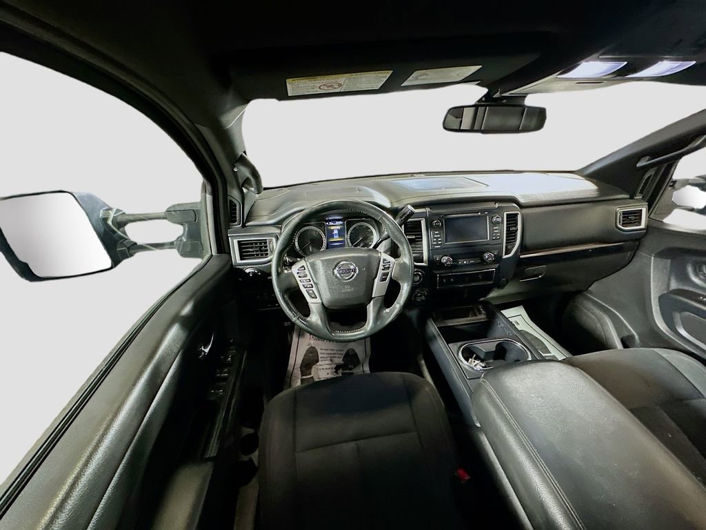 Used 2018 Nissan Titan SV w/ SV Convenience Package AWD/4WD image 21