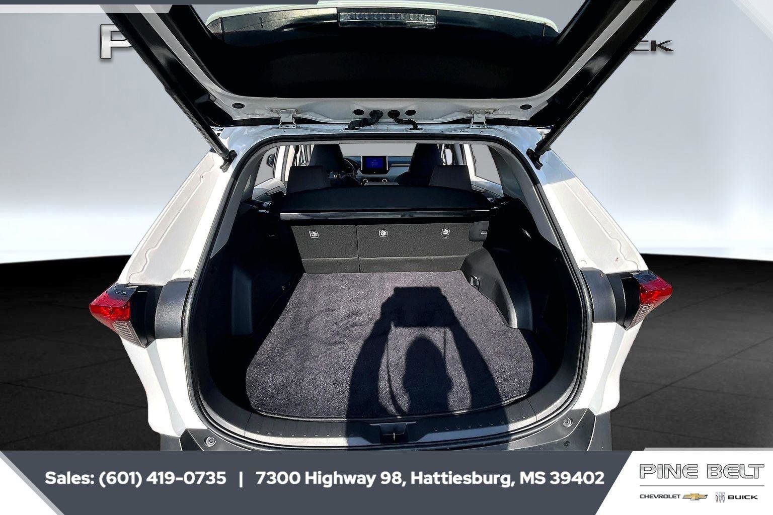 Used 2023 Toyota RAV4 XLE w/ Convenience Package FWD image 23