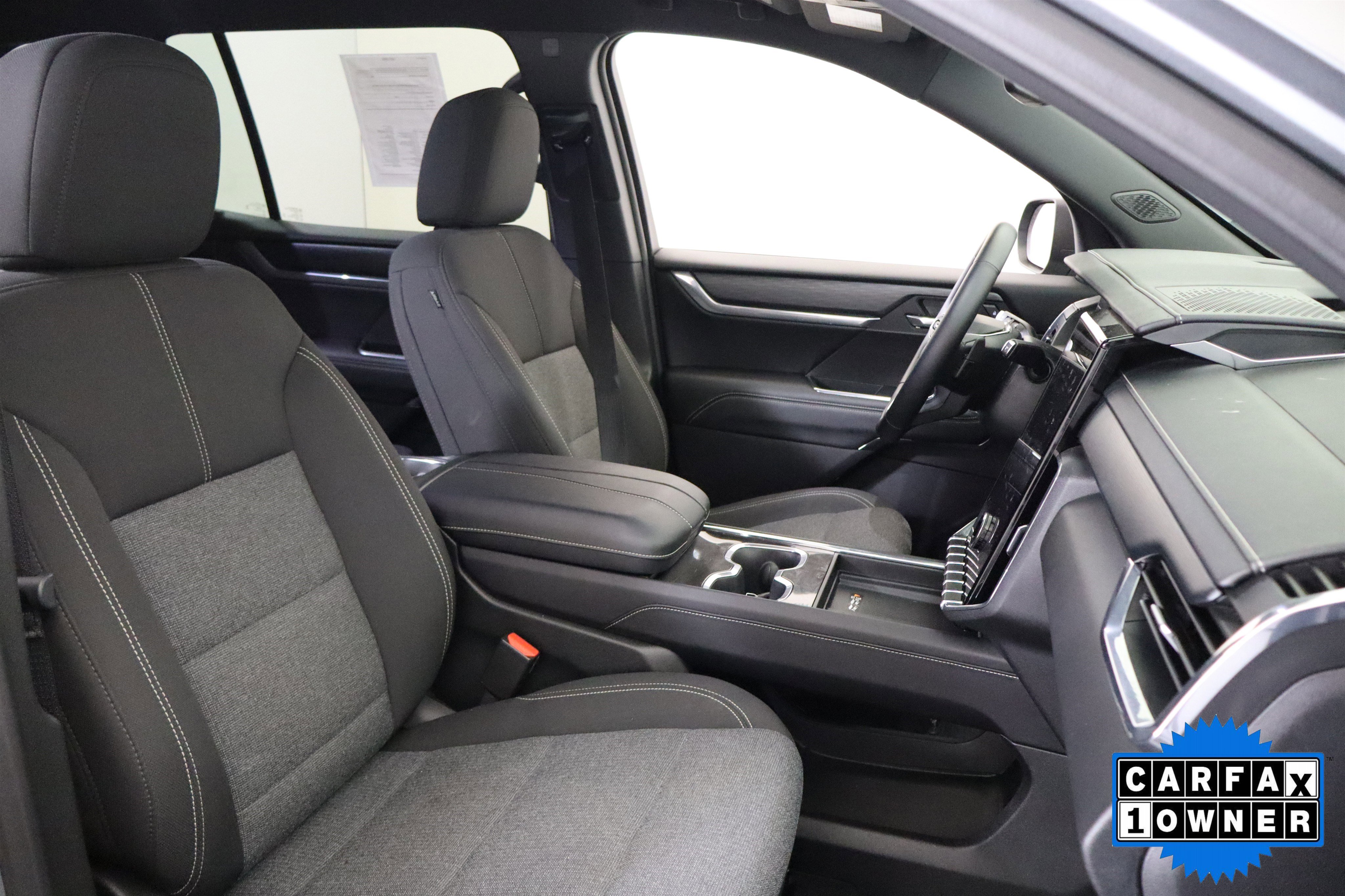 Used 2025 GMC Acadia Elevation AWD/4WD image 21