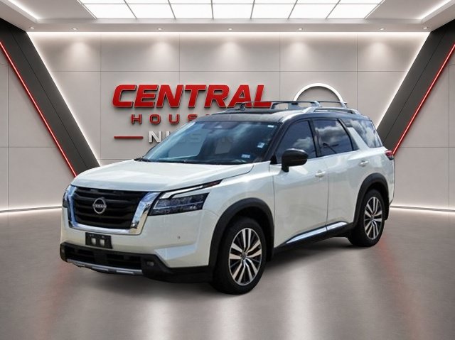 Used 2022 Nissan Pathfinder Platinum w/ Cargo Package FWD image 3