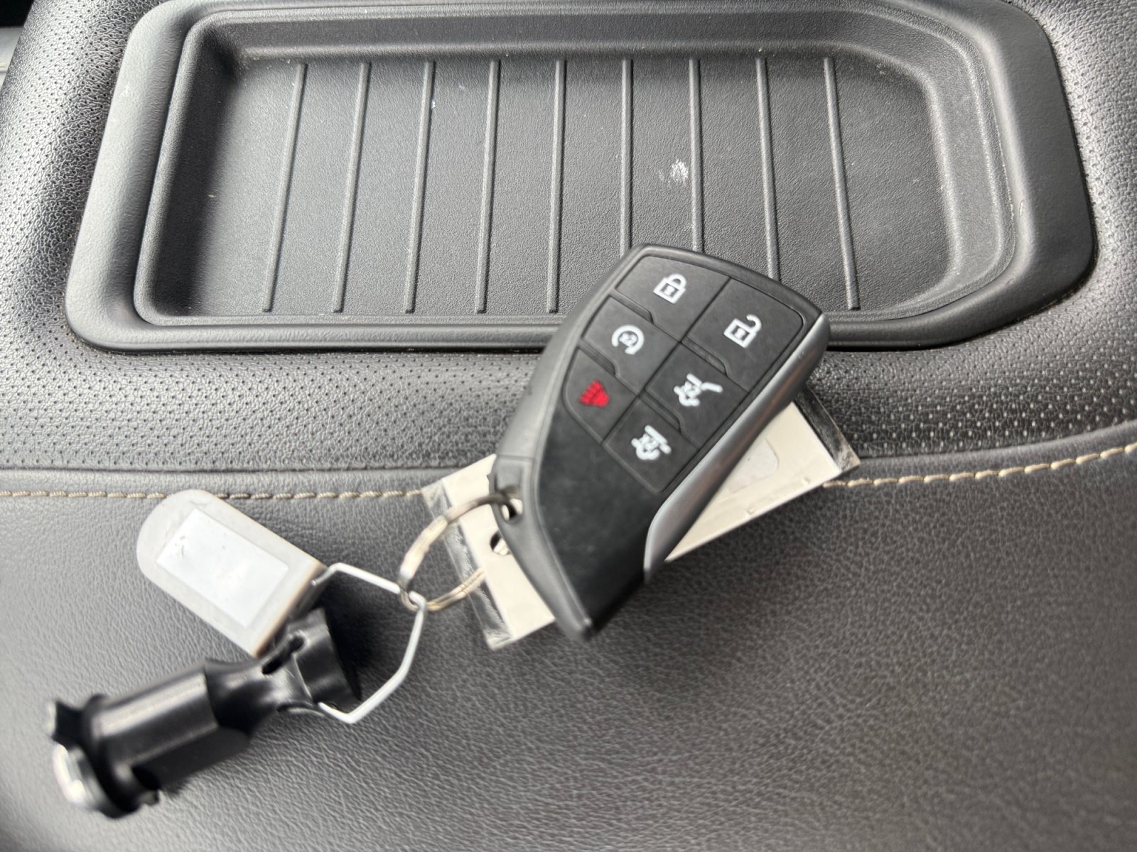 Used 2018 GMC Yukon Denali AWD/4WD image 16