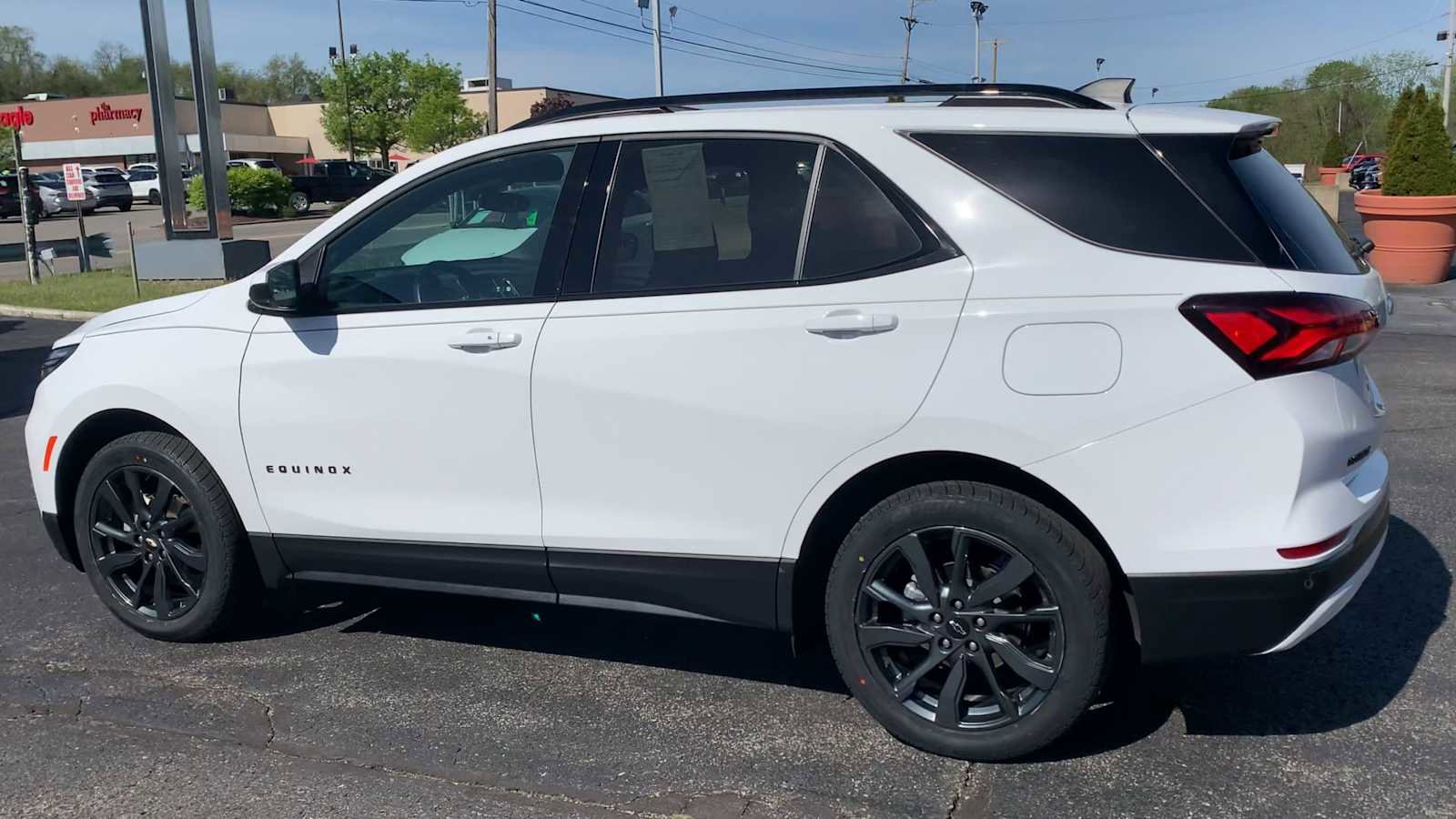 Certified 2023 Chevrolet Equinox RS AWD/4WD image 6
