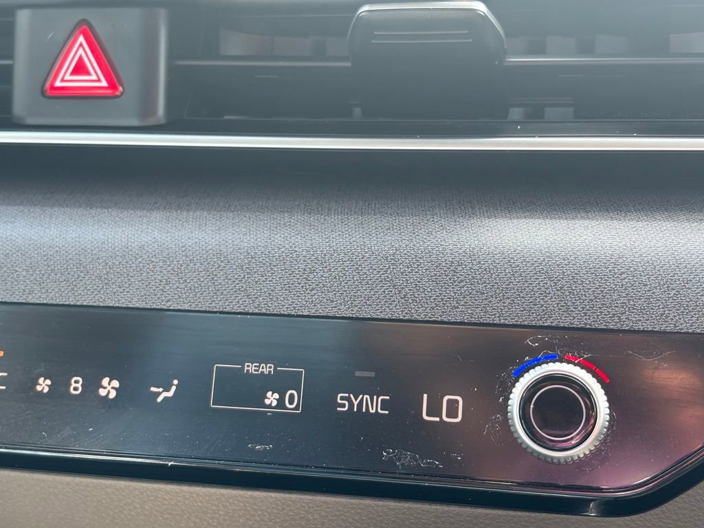 Certified 2026 Kia Carnival EX image 23