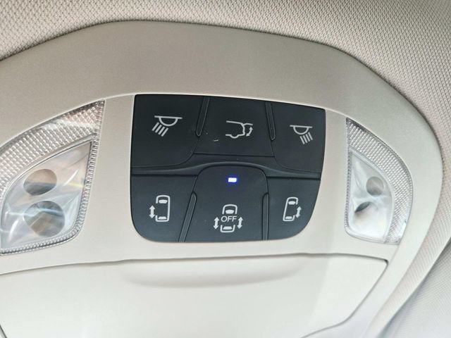 Used 2022 Chrysler Pacifica Limited AWD/4WD image 31