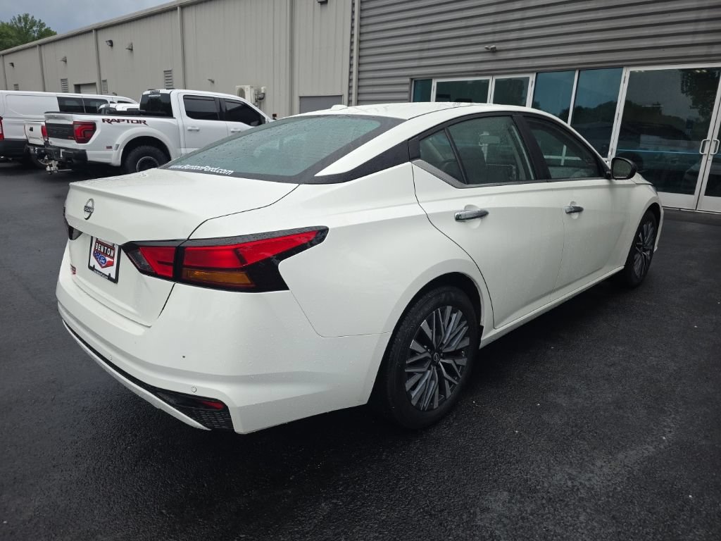 Used 2025 Nissan Altima 2.5 SV FWD image 5