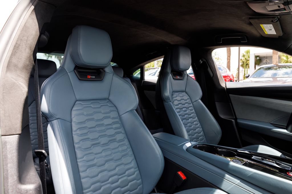 Used 2022 Audi RS e-tron GT w/ Carbon Performance Package AWD/4WD image 9