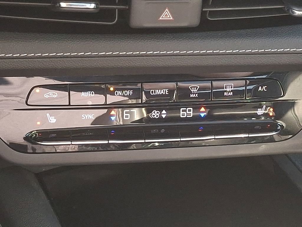 Used 2021 Buick Envision Essence image 16