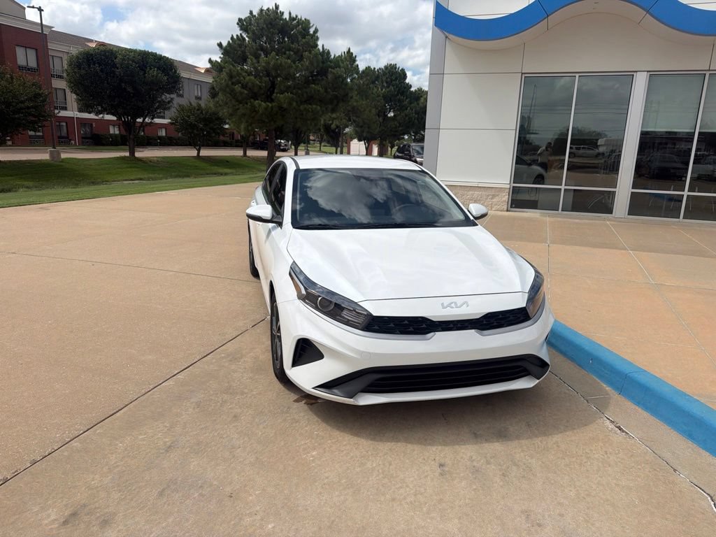 Used 2024 Kia Forte LXS w/ LXS Technology Package FWD image 5
