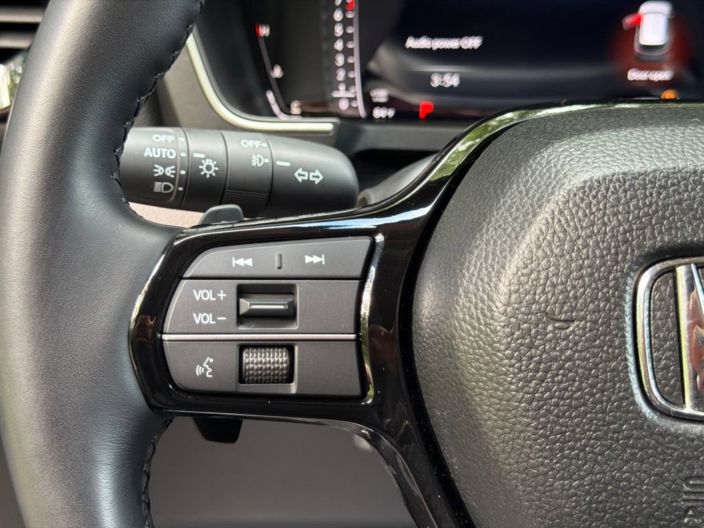 Used 2025 Honda Pilot Elite image 21