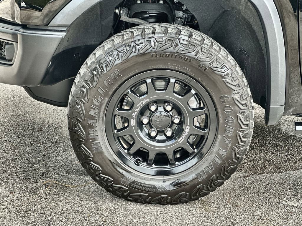 Certified 2024 GMC Sierra 1500 AT4X w/ AT4X AEV Edition image 33