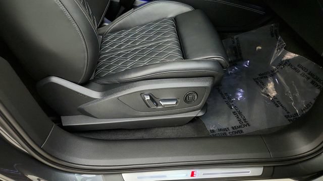 Used 2024 Audi Q8 e-tron Prestige AWD/4WD image 41