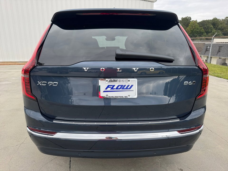 New 2026 Volvo XC90 B6 Plus w/ Protection Package Premier image 14