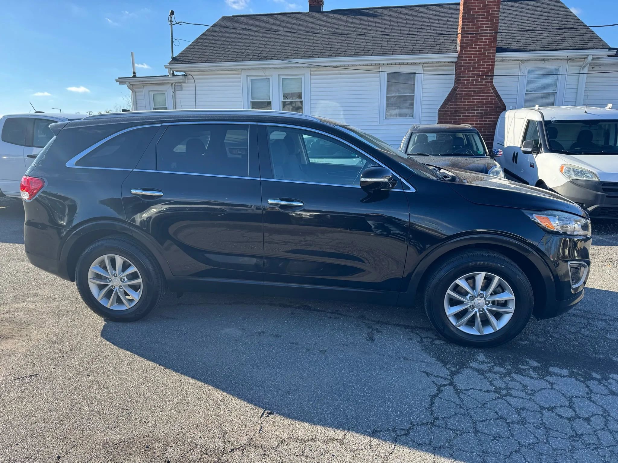 Used 2018 Kia Sorento LX Sport Utility 4D image 9