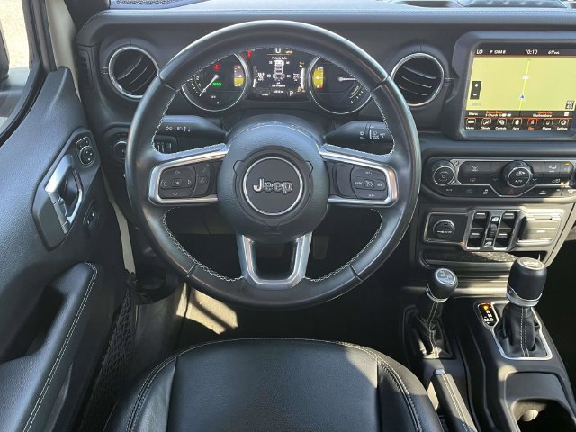 Used 2022 Jeep Wrangler Unlimited Sahara AWD/4WD image 17