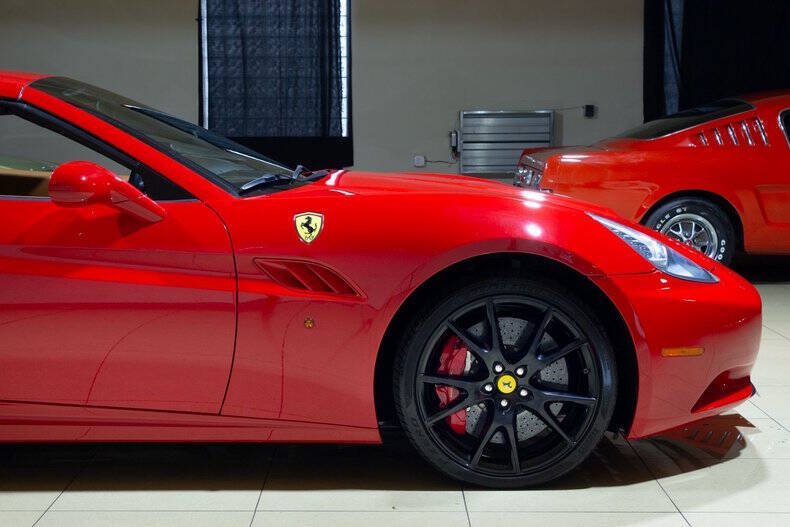 Used 2010 Ferrari California RWD image 30