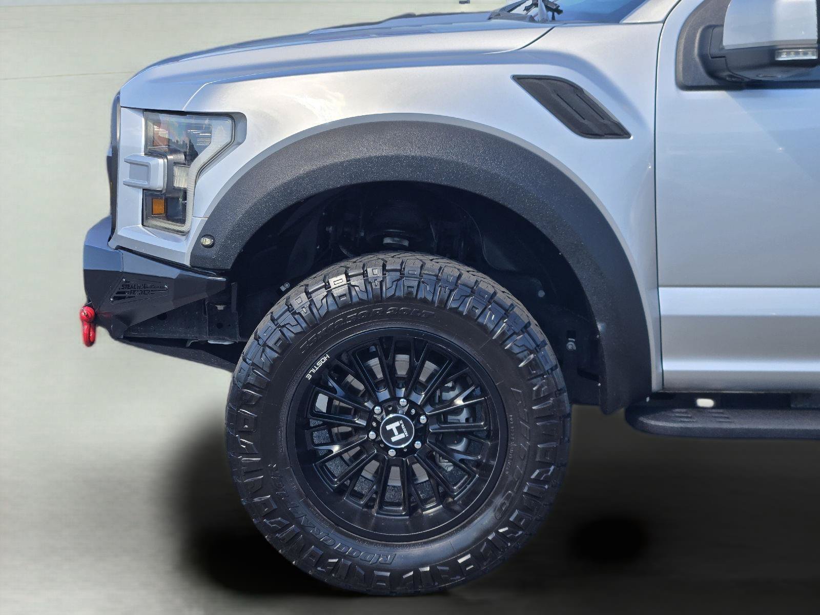 Certified 2018 Ford F150 Raptor w/ Equipment Group 802A Luxury AWD/4WD image 9