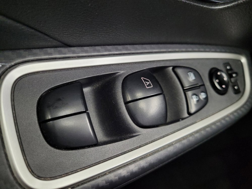Used 2024 Nissan Versa SR w/ Trunk Package image 27