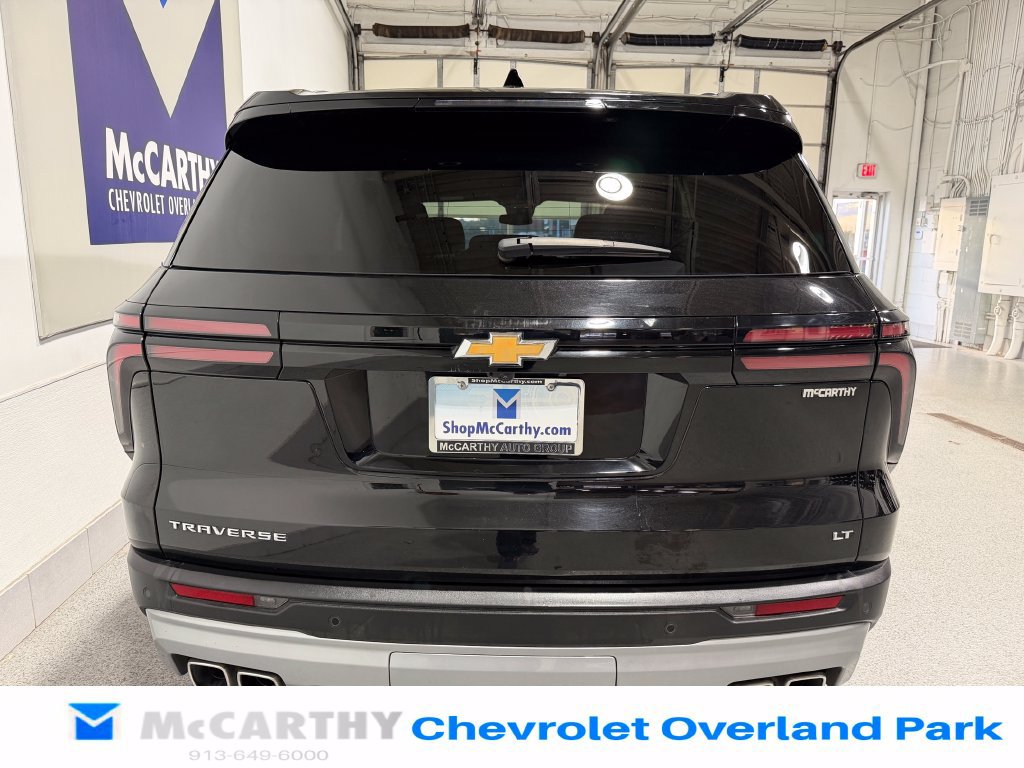 Used 2024 Chevrolet Traverse LT w/ Trailering Package FWD image 6