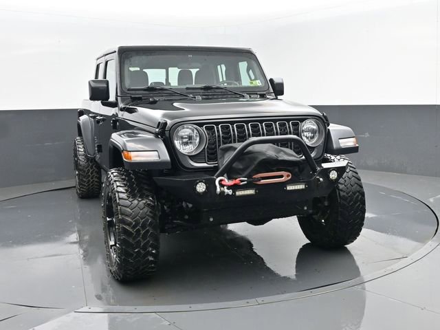 Used 2024 Jeep Gladiator Sport AWD/4WD image 3