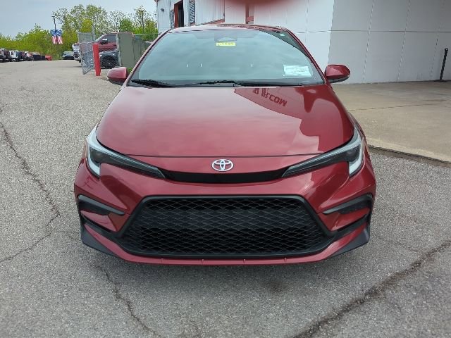 Used 2024 Toyota Corolla SE FWD image 3