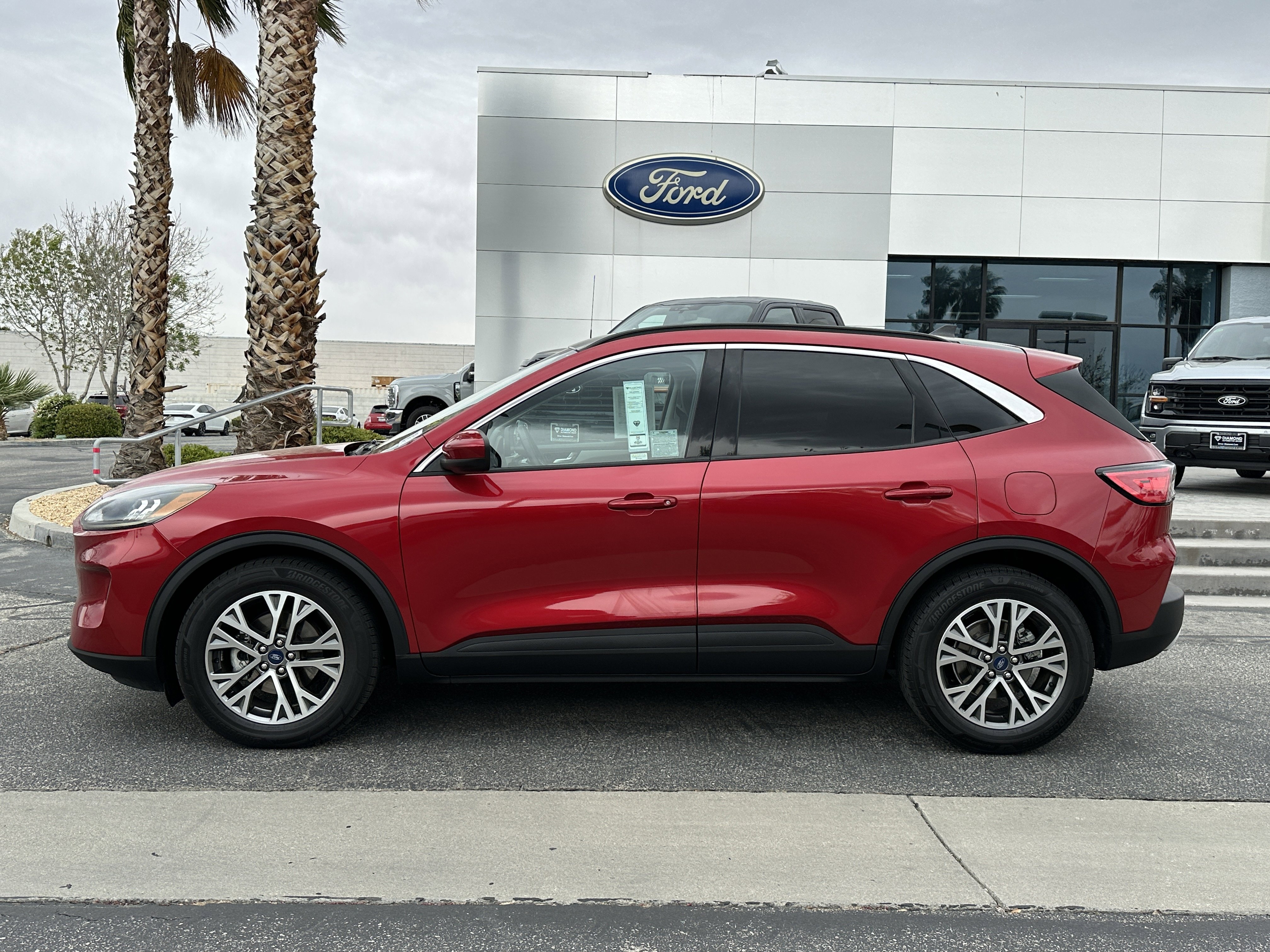 Used 2021 Ford Escape SEL w/ Technology Package image 3