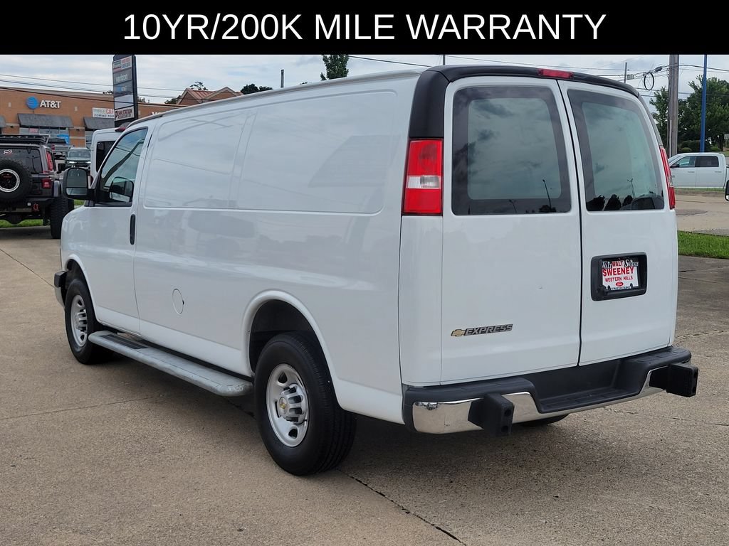 Used 2024 Chevrolet Express 2500 w/ Driver Convenience Package RWD image 3