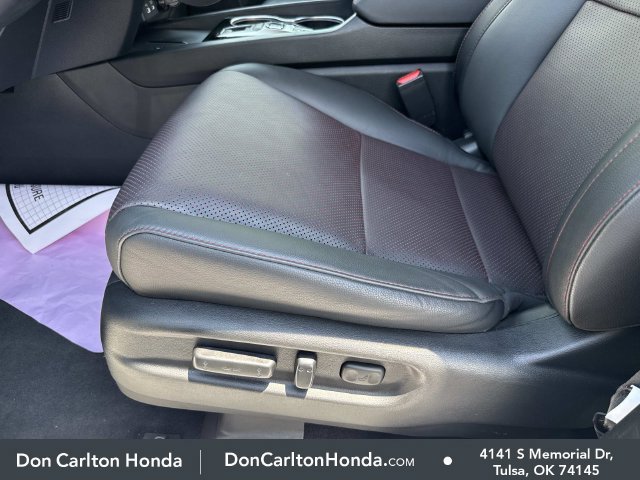 Used 2025 Honda Ridgeline Black Edition image 12