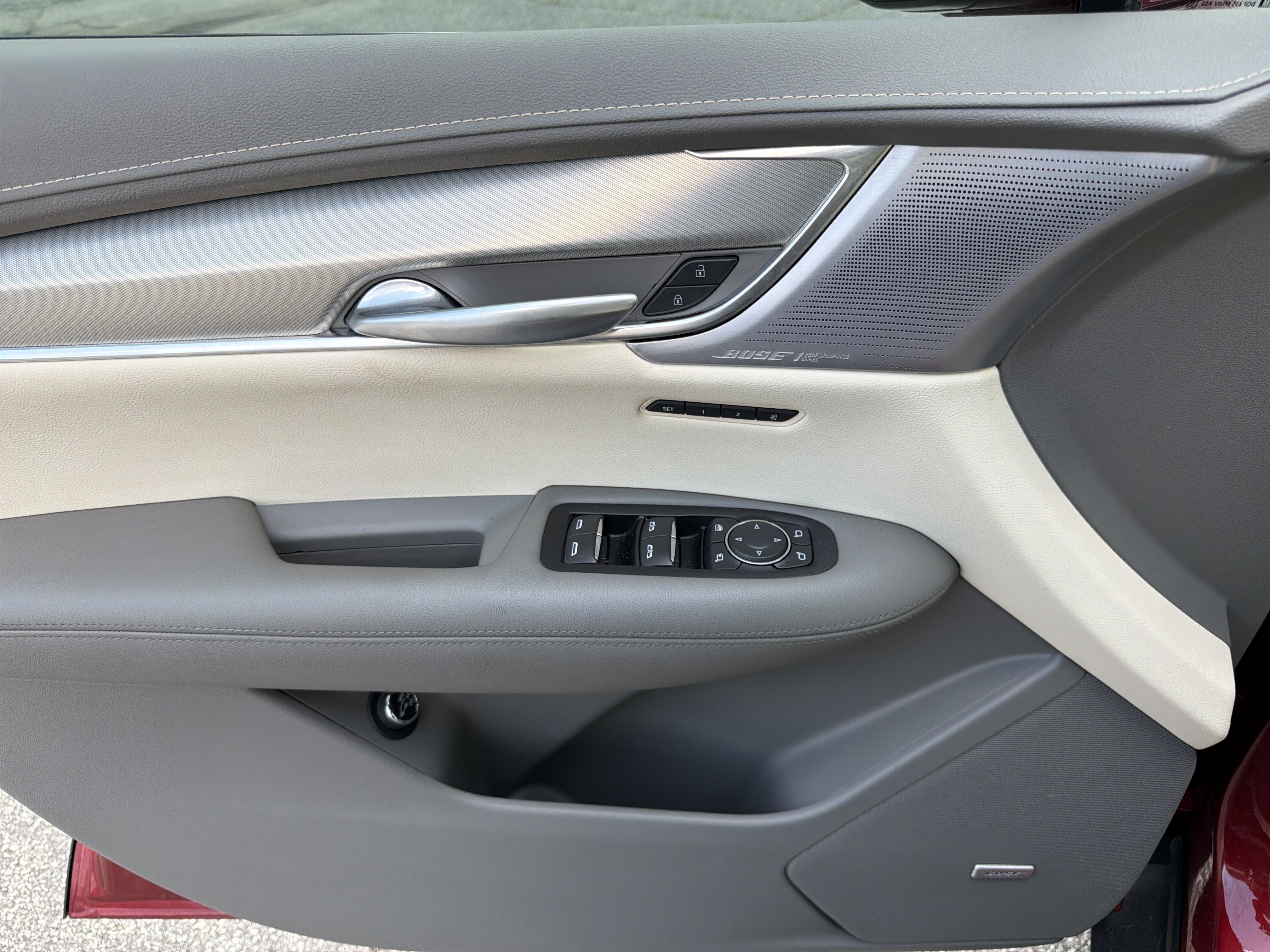 Used 2023 Cadillac XT5 Premium Luxury FWD image 11