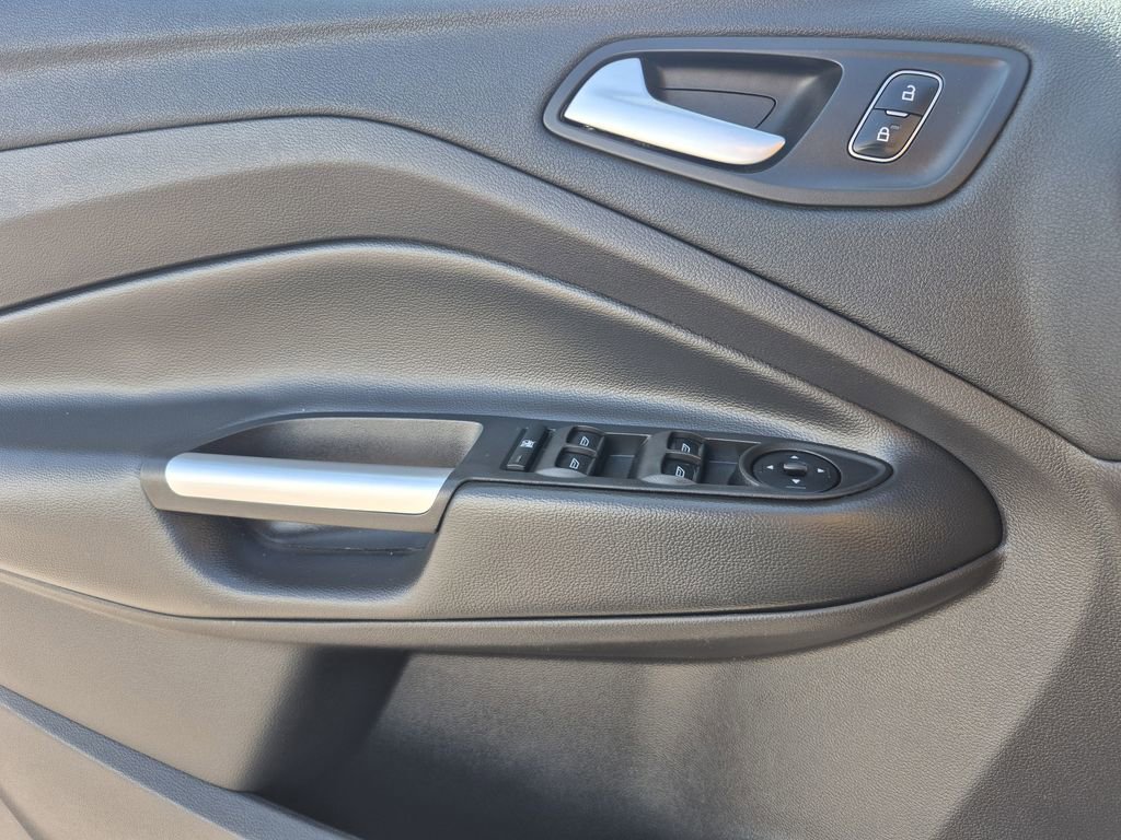 Used 2017 Ford Escape SE w/ SE Cold Weather Package image 7