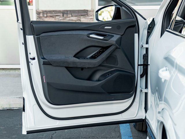 New 2025 Audi SQ6 e-tron Prestige image 12