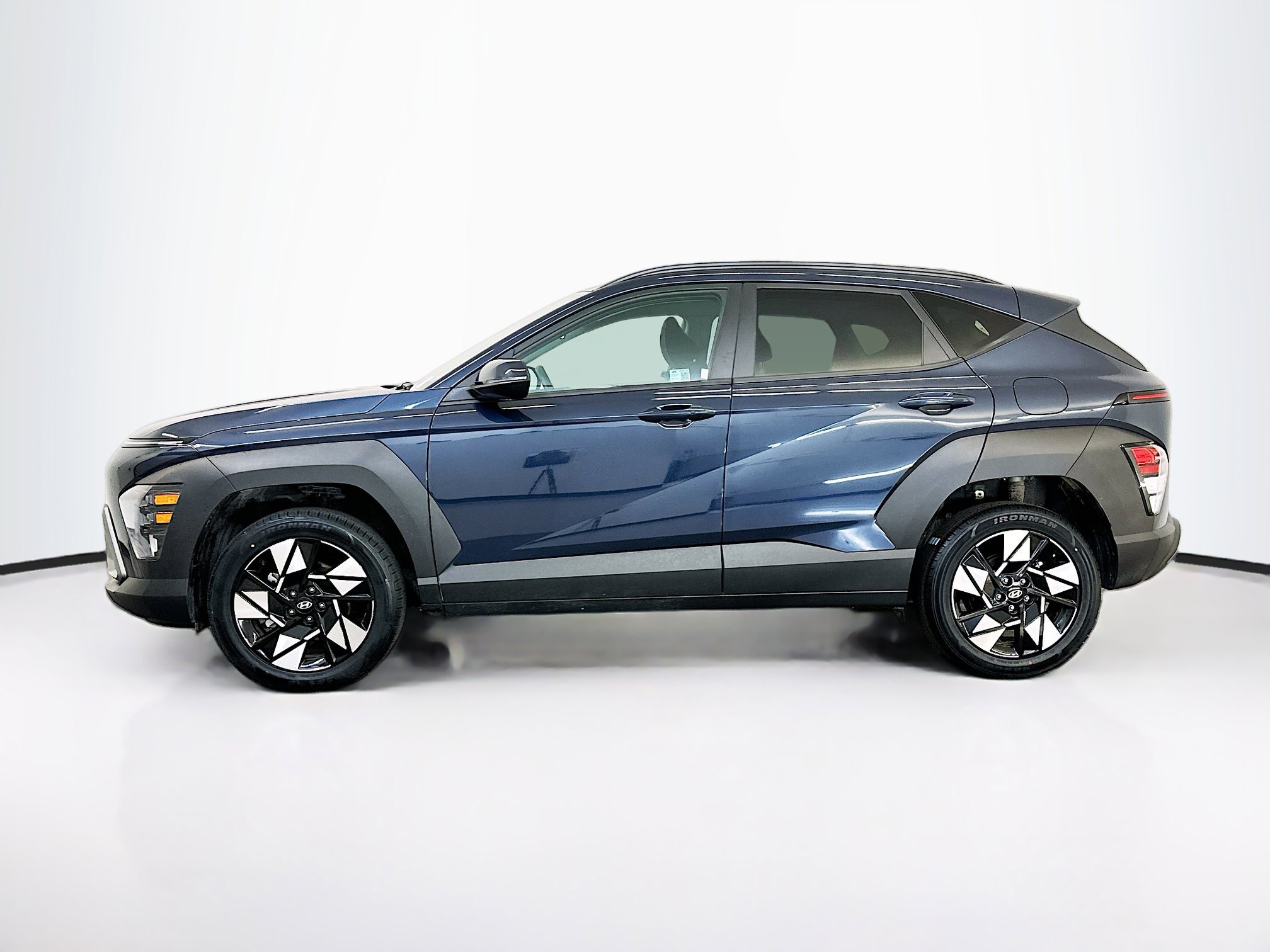 Used 2025 Hyundai Kona SEL image 4