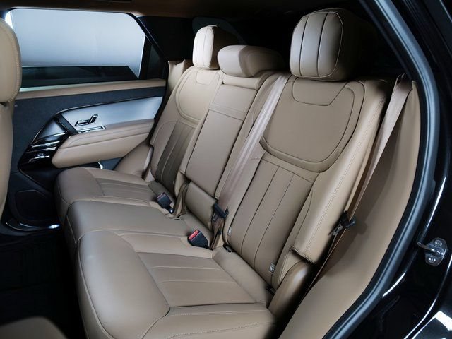 Used 2024 Land Rover Range Rover Sport SE AWD/4WD image 5