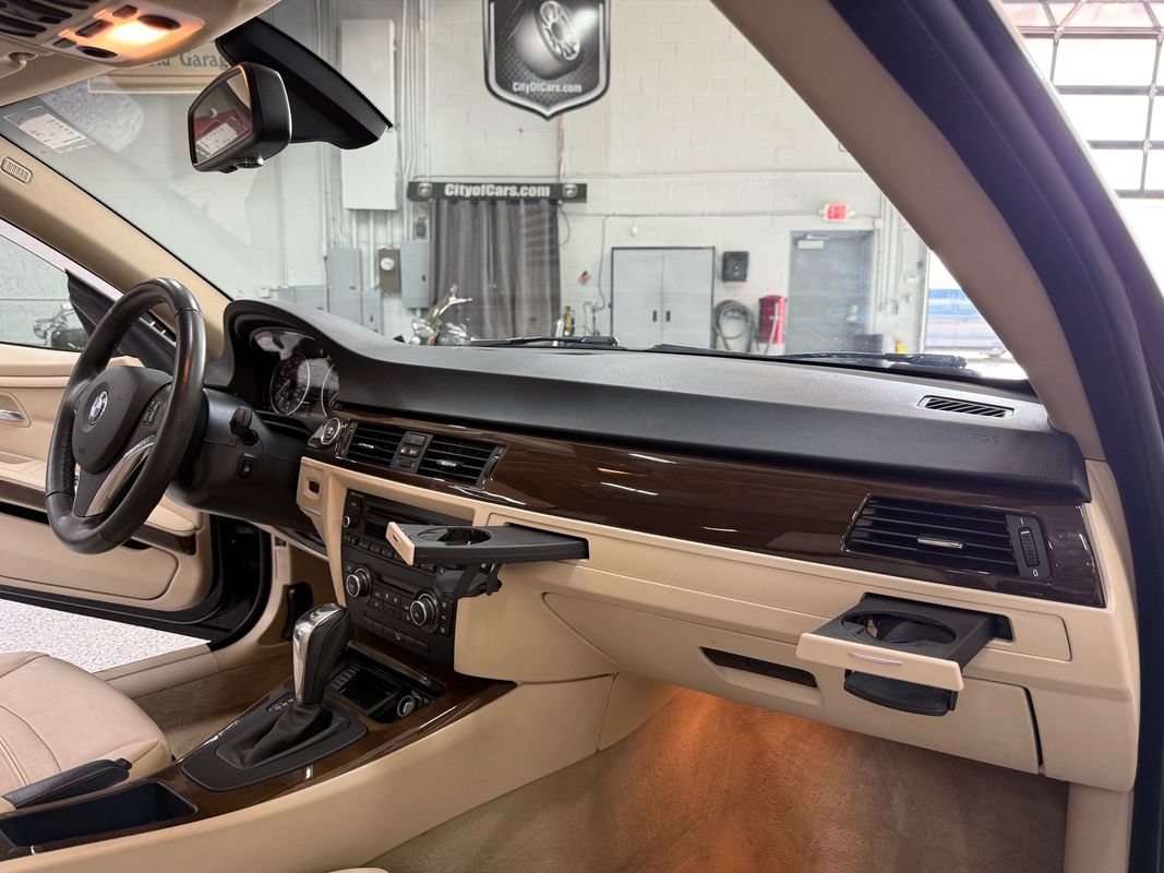 Used 2013 BMW 335i xDrive Coupe AWD/4WD image 16