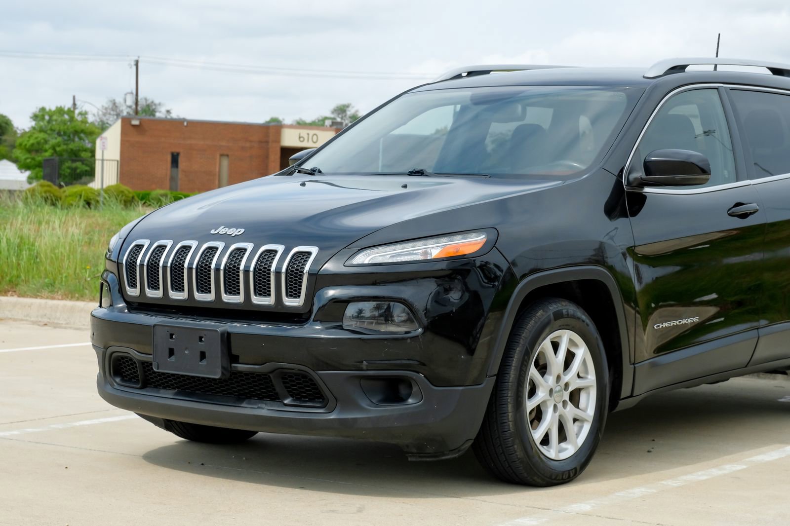 Used 2017 Jeep Cherokee Latitude w/ Safety/Convenience Group image 7