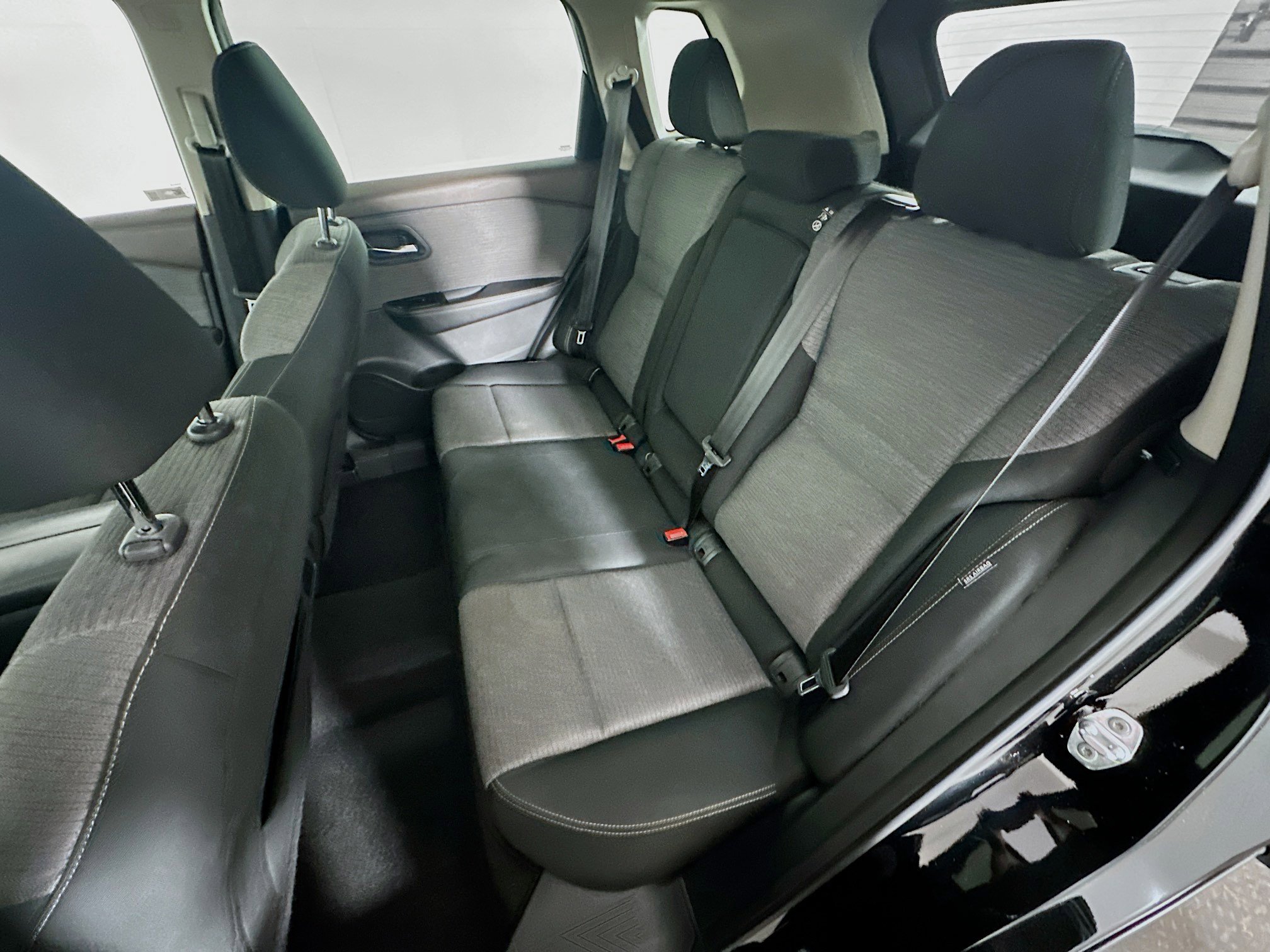 Used 2022 Nissan Rogue SV FWD image 26