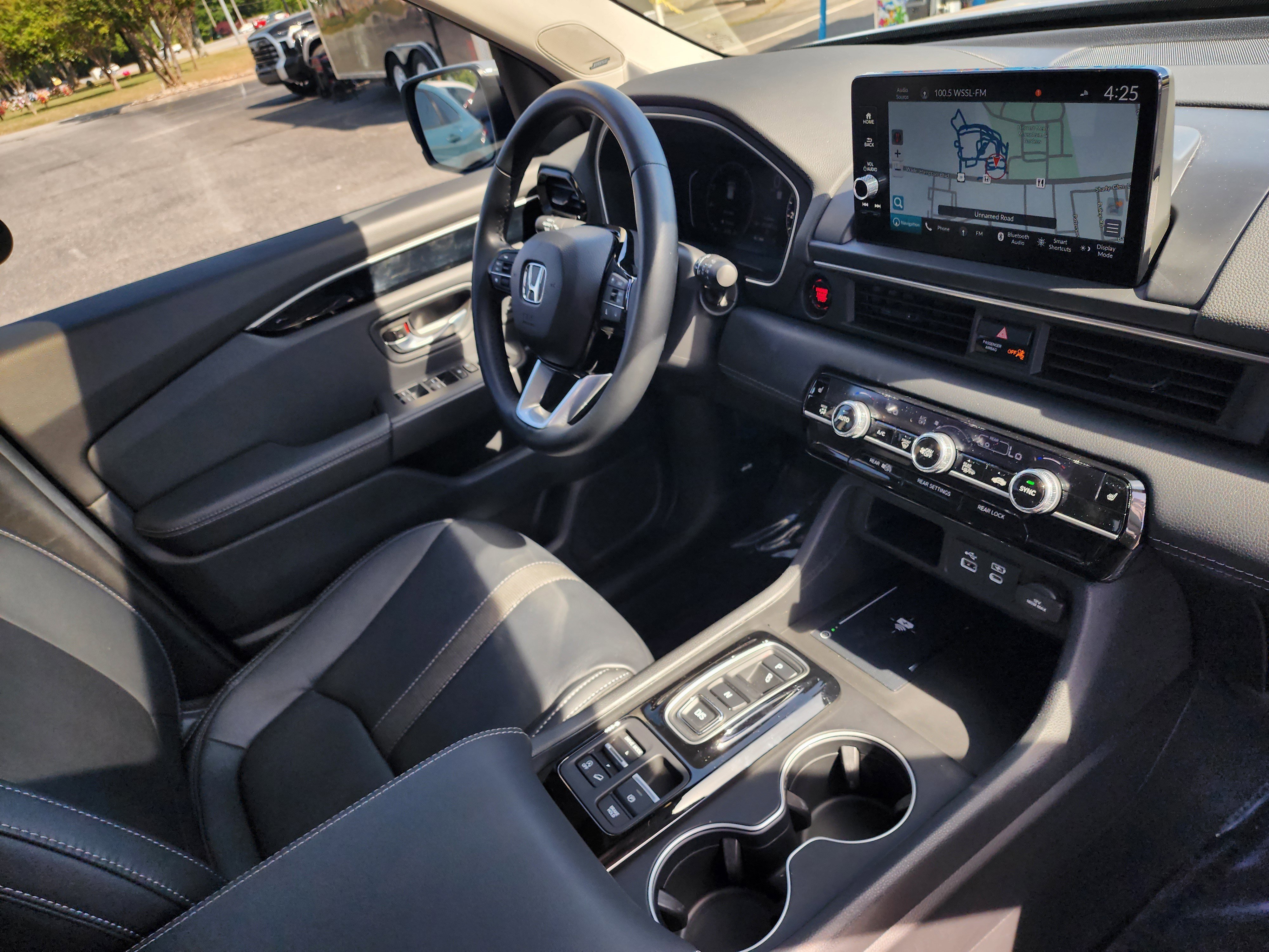 Certified 2025 Honda Pilot Touring image 14