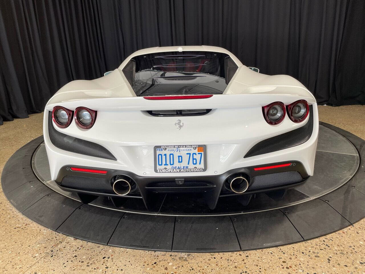 Used 2022 Ferrari F8 Tributo image 9