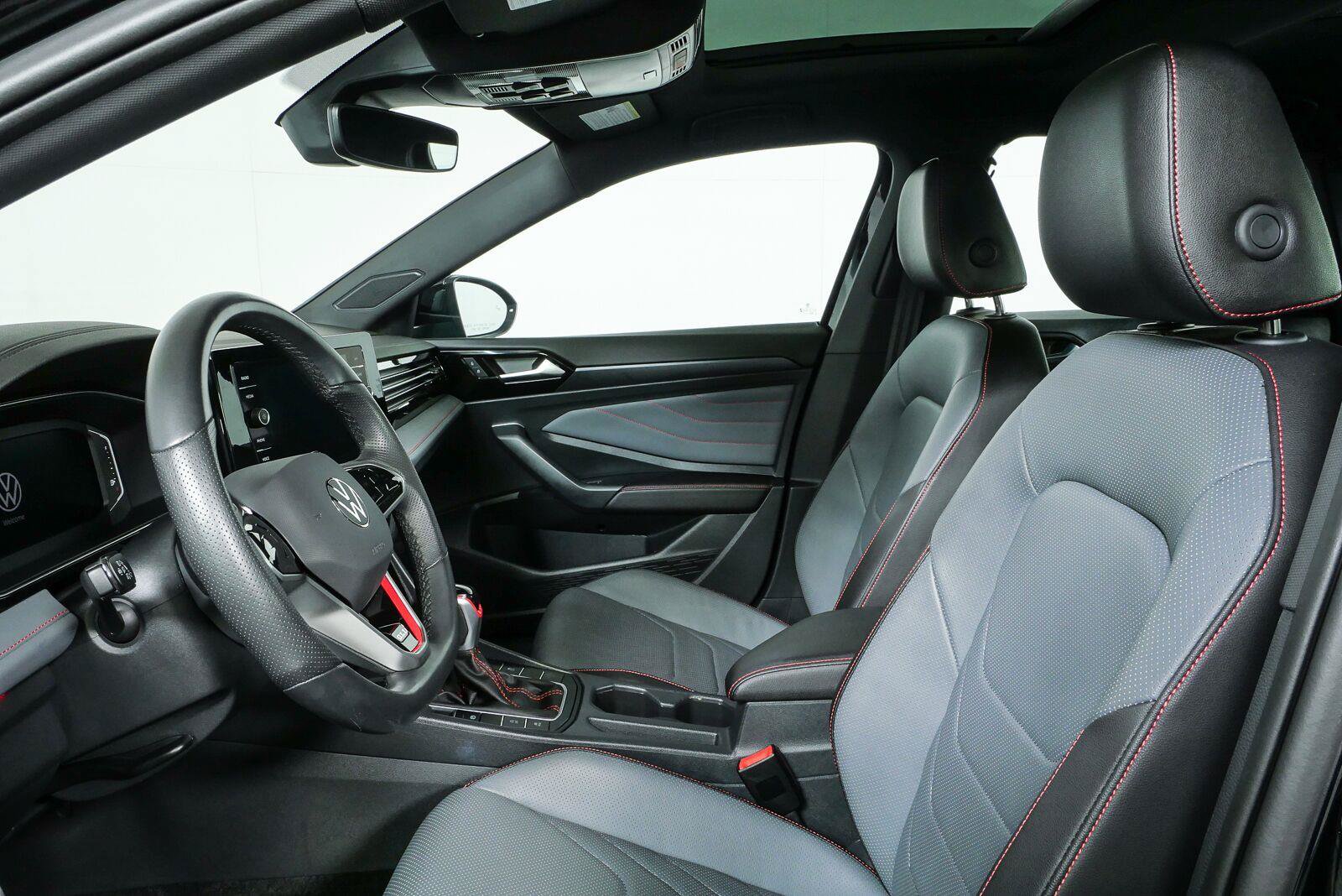 Certified 2025 Volkswagen Jetta GLI Autobahn w/ GLI Black Package FWD image 5