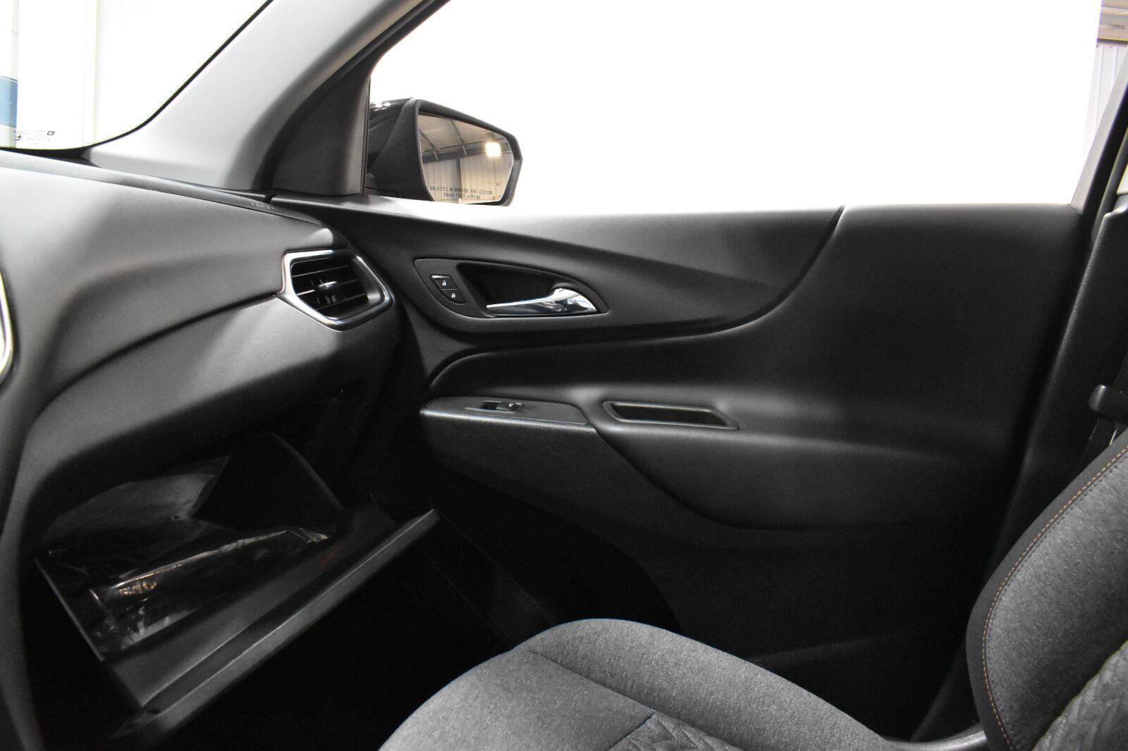 Used 2024 Chevrolet Equinox LT w/ LPO, Floor Liner Package FWD image 19