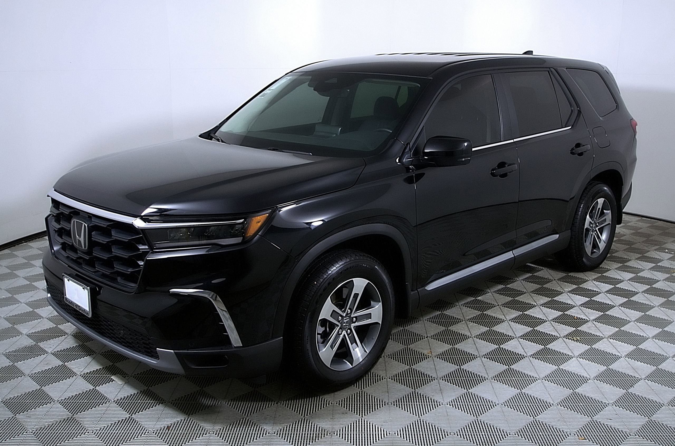 Used 2023 Honda Pilot EX-L image 3