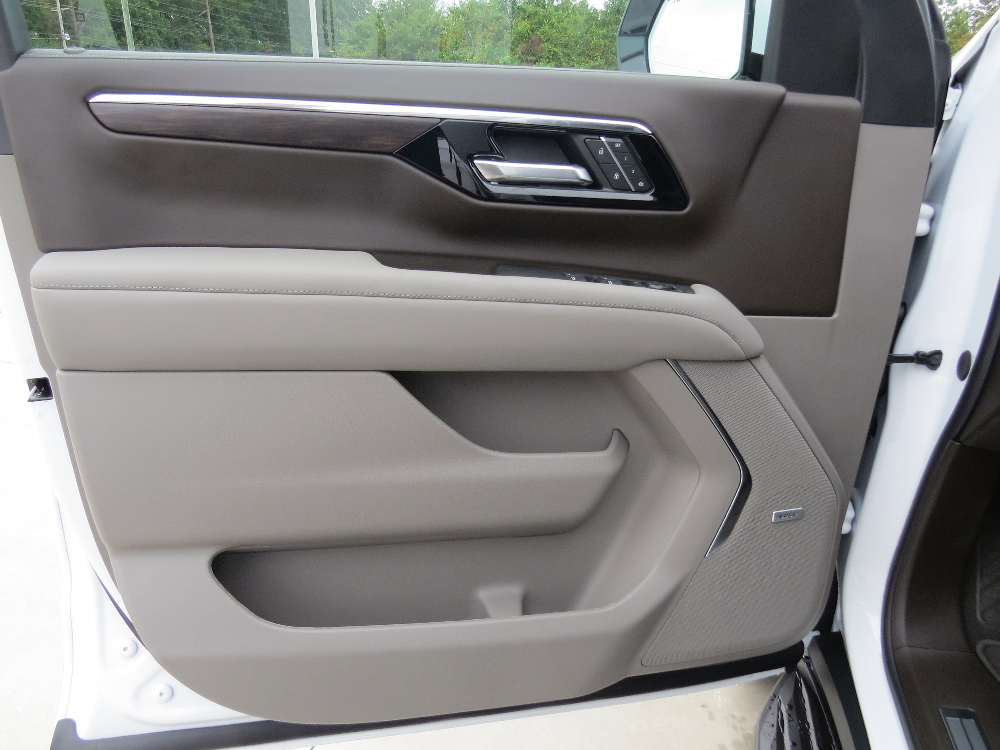 New 2026 Chevrolet Suburban LT w/ Comfort Package image 17