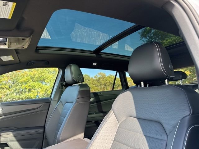 Used 2024 Volkswagen Atlas Cross Sport SEL R-Line image 14