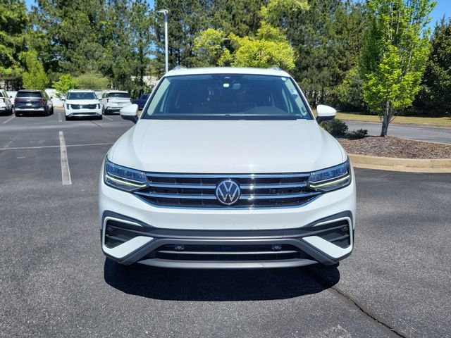 Used 2022 Volkswagen Tiguan SE image 2