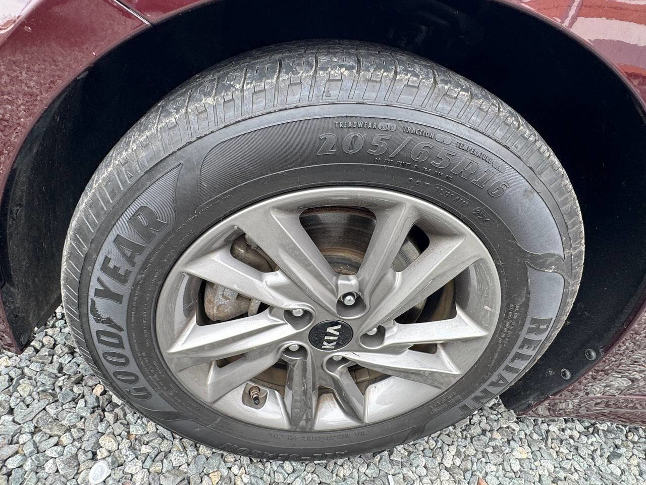 Used 2020 Kia Optima LX FWD image 25