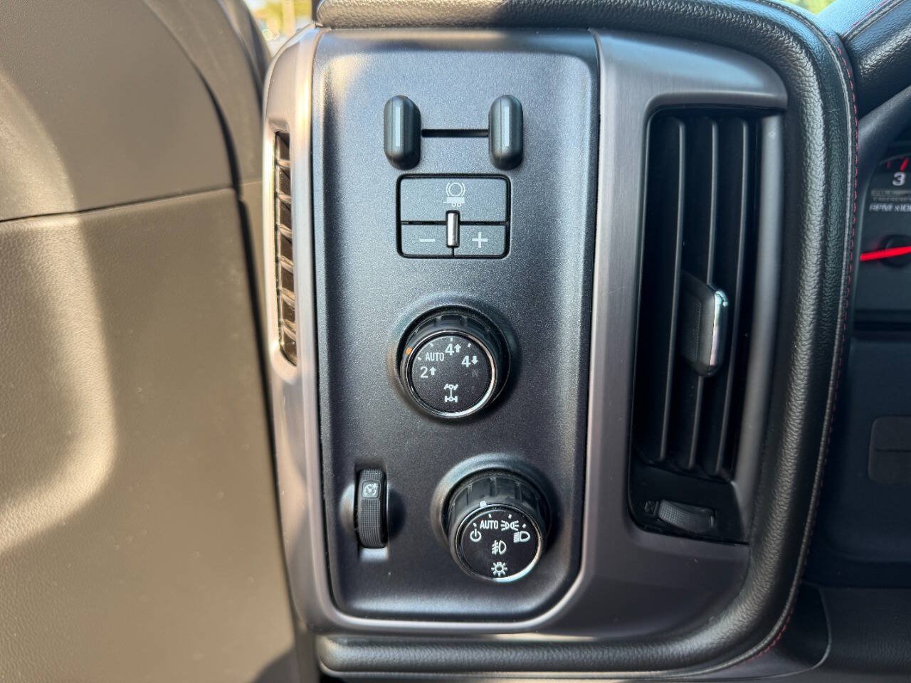 Used 2015 GMC Sierra 1500 SLT AWD/4WD image 17