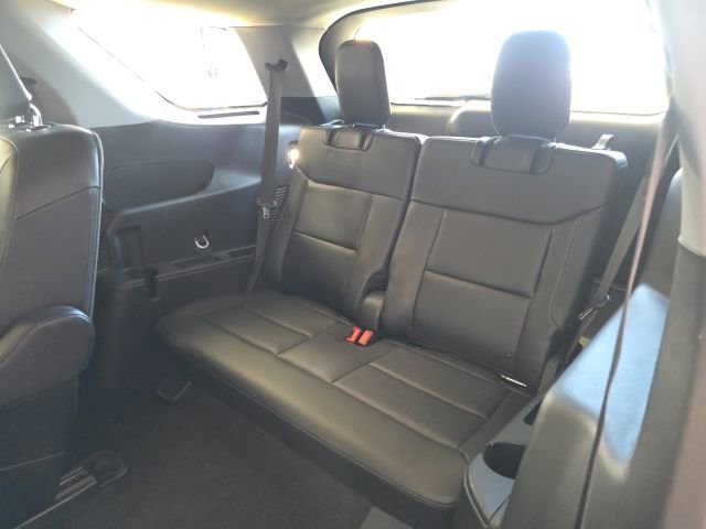 Used 2024 Ford Explorer XLT w/ Equipment Group 202A AWD/4WD image 16