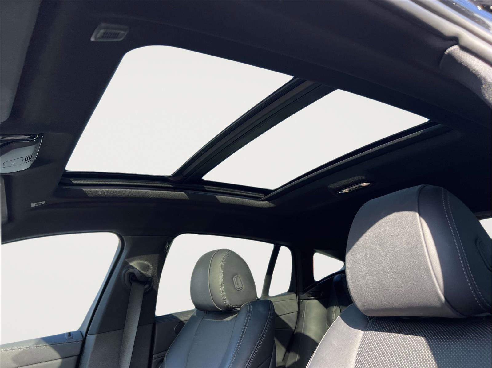 Used 2022 BMW X6 xDrive40i w/ Executive Package image 20