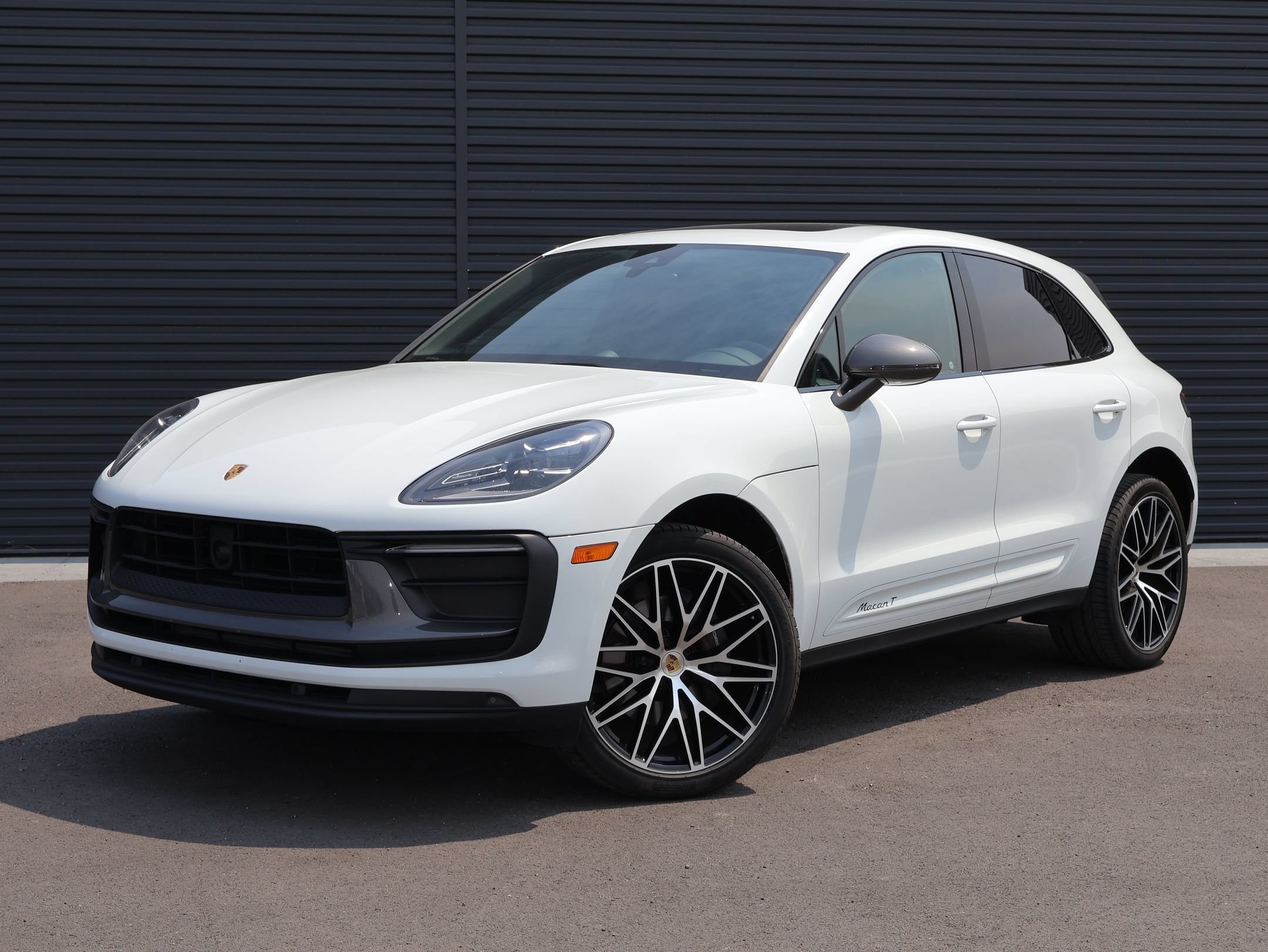 Certified 2023 Porsche Macan Turbo AWD/4WD image 1