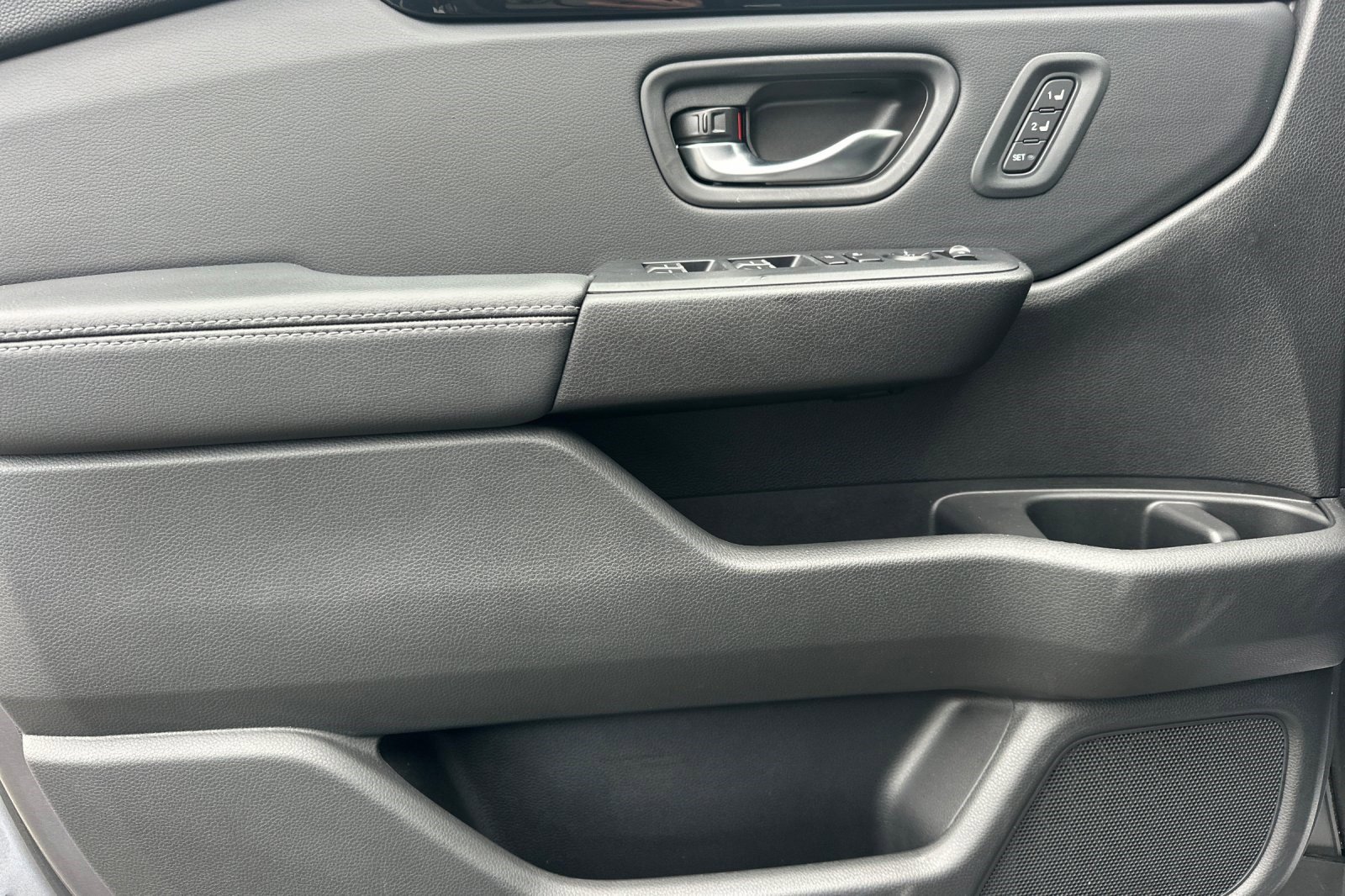 Used 2024 Honda Pilot Touring image 12